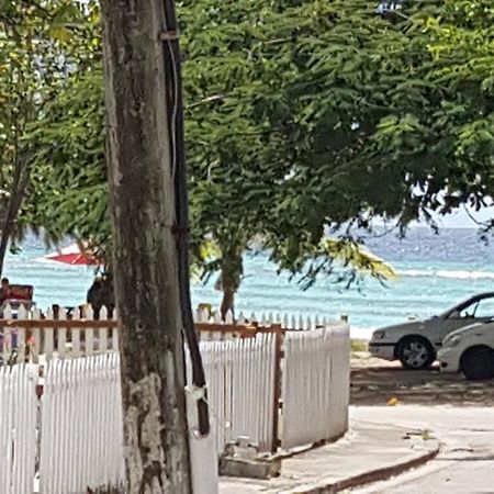 Worthing Beach Apartments Bridgetown Extérieur photo