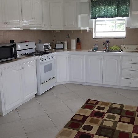 Worthing Beach Apartments Bridgetown Extérieur photo
