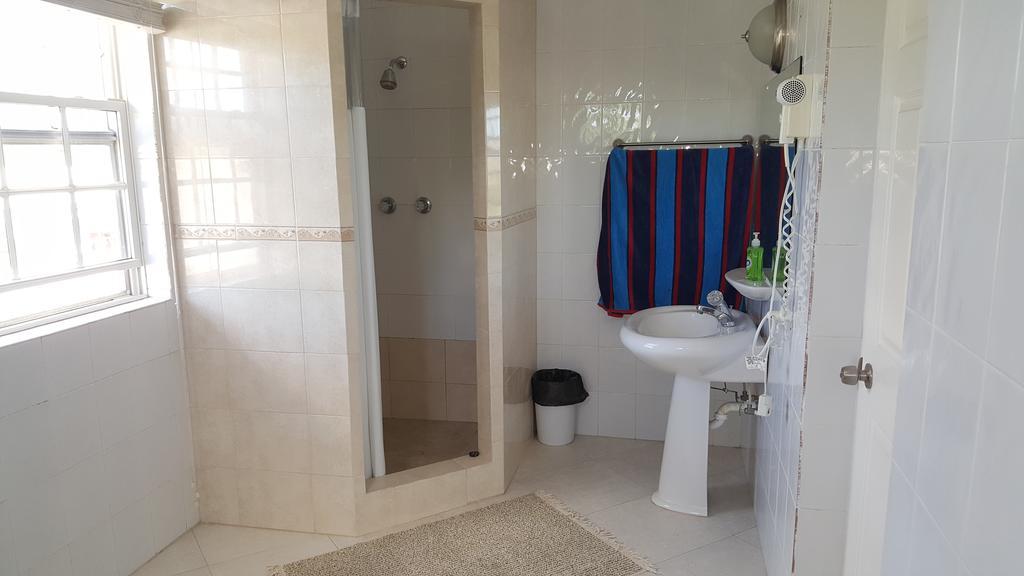 Worthing Beach Apartments Bridgetown Extérieur photo