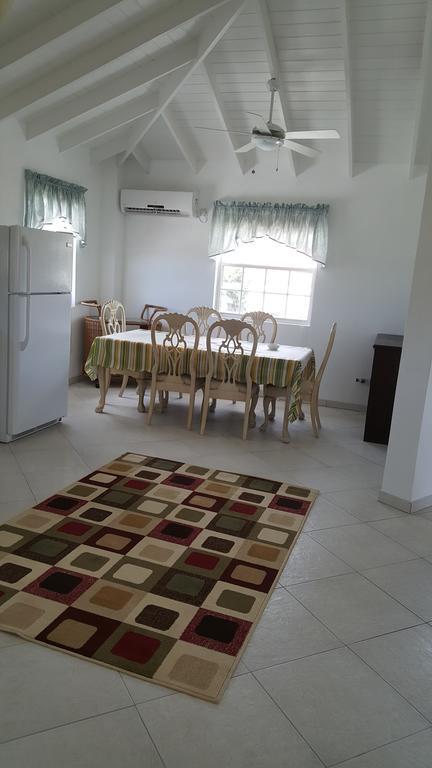 Worthing Beach Apartments Bridgetown Extérieur photo