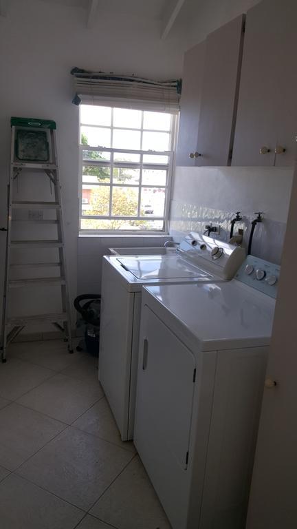 Worthing Beach Apartments Bridgetown Extérieur photo