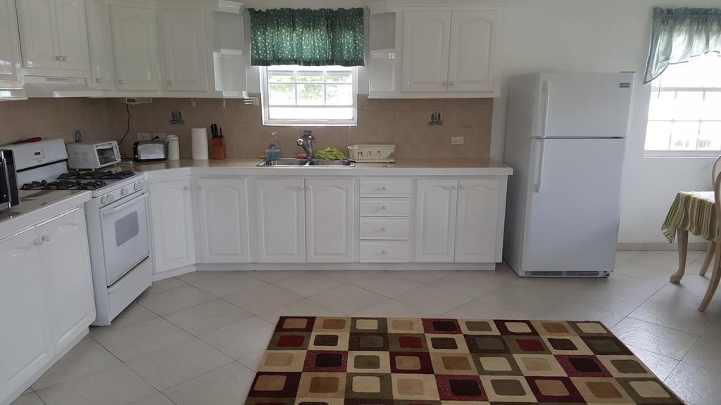 Worthing Beach Apartments Bridgetown Extérieur photo